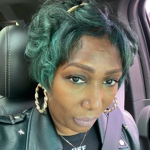 Meet your Posher, Tikia